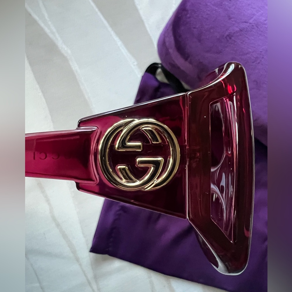 NEW $505 GUCCI SUNGLASSES. Oversized. Color: burgundy. No scratches. STUNNING - Picture 5 of 14